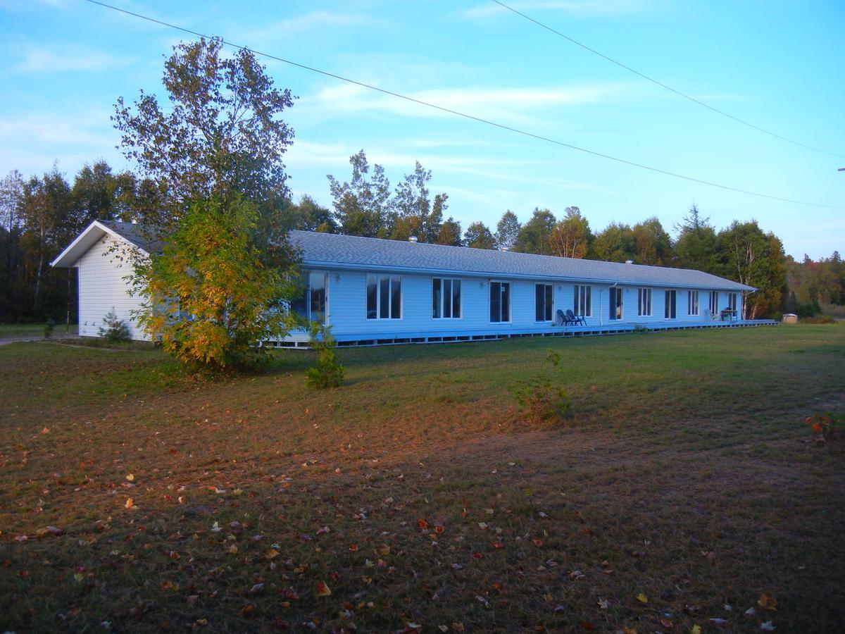Shores Of Deer Lake South River Exterior photo